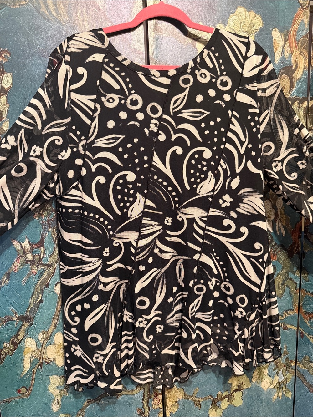Investments Black and White Printed Tunic Top